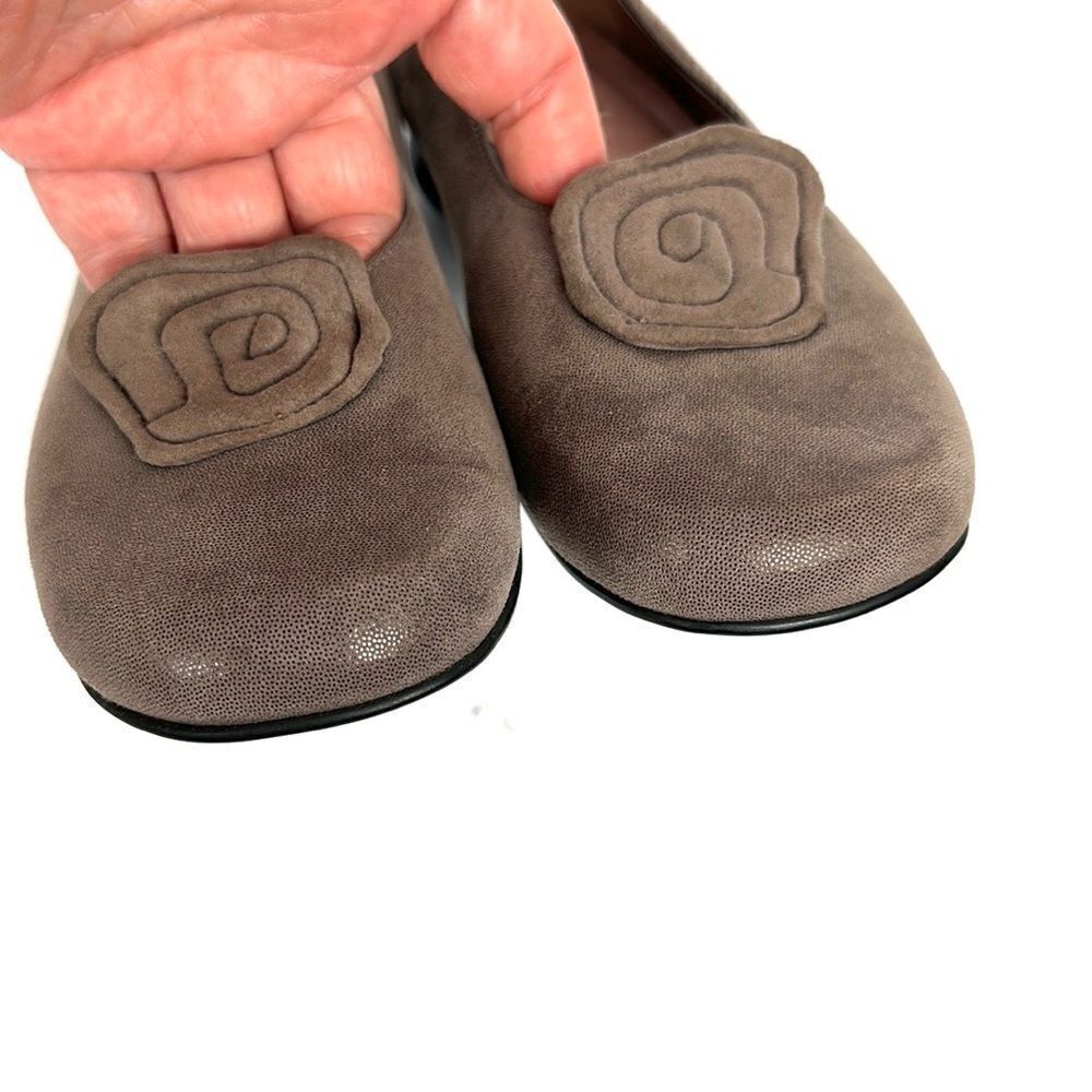 BeautiFeel Alexa Taupe Suede Leather Flats Shoes with Rosette Details 37 US 6,5 - Picture 6 of 15